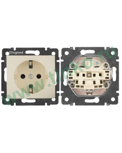 Розетка Valena 2К+3 с защитными шторками, на винтах 16А 250В, слоновая кость (774321). Розетка. LegranD в Кирове